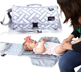 Portable Baby Changing Mat Sheet Nappies Diaper Pad Changing Nappy Covers Waterproof Station Clutch foldable nappy handbags mommy 1052182