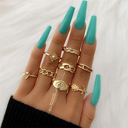 Cluster Rings 8 Pcs/Set Bohemian Retro Flower Leaves Hollow Lotus Imitation Pearls Ring Set Women Wedding Anniversary Gift