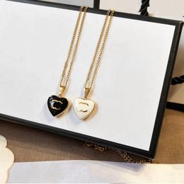 Fashion Brand Enamel Heart Pendant Necklace Designer Necklaces Pendant Choker Black White Love Chain Women Stainless Steel Letter Jewellery Accessories Adjustable
