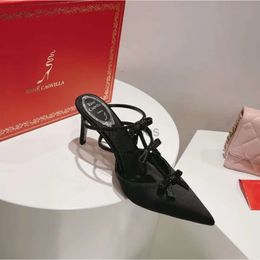 Rene Caovilla Yüksek Topuk Sandalet Kadınlar Saçlı Ayak Parçası Saten İnce Şerit Rhinestone Yay 7.5cm Stiletto Topuklular Elbise Ayakkabı Moda Boş Partisi Düğün Tasarımcı Ayakkabı