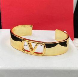 Popular Designer Gold Plated Bangle Classic Letter Bracelets for Men Women Wristband Cuff Bracelet Lovers Gift Wedding Party Jewelry