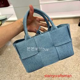 Botte Venetas Arco Tote Bags Genuine Leather Handbags Baodie Jia 23 Autumn/winter New Arco Mini Mini Denim Woven Shoulder Strap Tote BagHB with logo