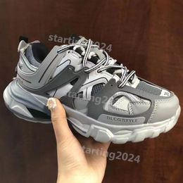 Sneakers Mens Designer Paris B's Third Generation Dad Shoes Female Track3 0 Men's and Women's Leisure Sports with Led Light to Increase Show Thin T31