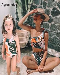 Mother And Daughter Swimsuit Mommy And Me Swimwear Bikini Family Matching Swimsuits Bathing Suits Summer Beachwear Swimming Suit T5354765
