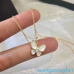 2024 Designer vans Four-leaf v Golden Fan White Fritillaria Butterfly Necklace for Women Cnc Plated 18k Rose Gold Clover Chain