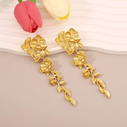 New Fashionable Elegant Simple and Casual Style, Metal Flower Personalized Earrings, Yiwu Jewelry for Women