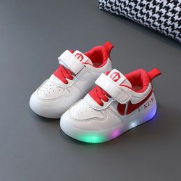 Boys sports board shoes LED childrens shoes girls casual small white shoes soft soles anti slip and luminous shoes 240220