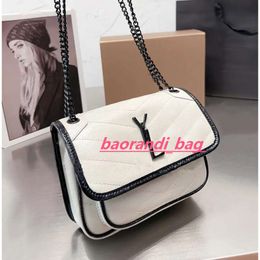 2024 Designer Bag Shoulder Bags Luxury Handbags Womens Fashion Y-Shaped Tote Black Calfskin Classics Diagonal Stripes Quilted Chains Double Flap Cross Body