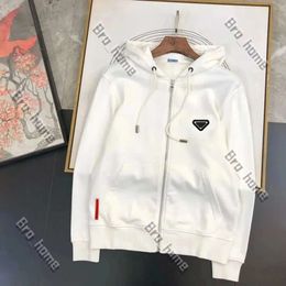 Tasarımcı PP Hoodie Erkek Sweatshirts Kadın Ceket Üçgen Peluş Peluş Kapüşonlu Erkekler Hardigan Pra Hoodie Gevşek Yeni Spor Jumper Boş Zamanlı Fermuar Paltosu 541