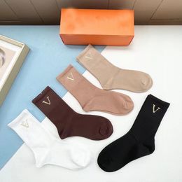 Top Designer mens and womens socks, black white brown khaki champagne 5 Colours sports socks letters comfortable pure cotton breathable socks 5 pieces per box Hosiery