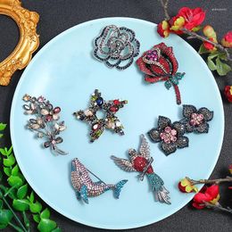 Brooches Elegant Vintage Full Crystal Bird Flower Badges For Women Lady Palace Retro Exquisite Shiny Boutique Design Pins Gift