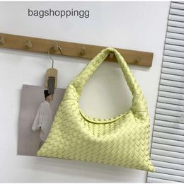 2024 One Designer Bag Women Purse Bags Vbottega Lady Autumn/winter New Knitted Cowhide Womens Handbag Large Capacity Tote Shoulder Hop Handbags NLLO