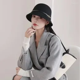 Berets Autumn-winter Wool Felt Hat Women's Fashion Metal Button Bucket Solid Colour Vintage Bowler French Trend