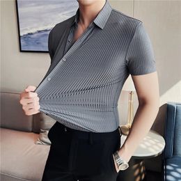Summer High Elasticity Seamless Short Sleeve Shirts Fashion Stripes Men Business Formal Wear Slim Fit Casual Dress Shirt 240219
