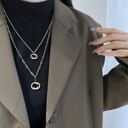 Necklaces Luxury Pendant 18k Gold-plated Designer Necklace Fashion Jewellery Senior Circle Letter Exquisite Long Chain Brand Accessories Lovers Gift 240302