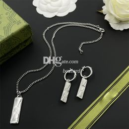 Set di collane con orecchini placcati in argento S925 con scatola di collane a catena di lusso con orecchini con lettere chic pendenti