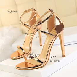 Europe and the United States Fashion Banquet Sexy Nightclub Slimming Summer Dress Shoes Slim Heel High Hollow Crossstrap Sandals