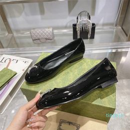 Girls Flat Sandals Patent Leather Women Baotou Crystal Letter Buckle Flat Ballet Shoes Kids Soft Solid Comfortable Fashion Shoes Spring Summer