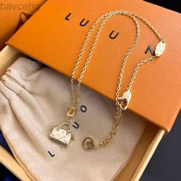 Designer Pendant Necklaces Bag Romantic Love Style Gift luxury Wedding Party Jewellery Long Chain Autumn New 18K Gold Plated Boutique Necklace 240302