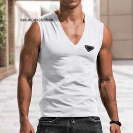 2024 Men's T-Shirts European and American fashion brand inverted triangle large V-neck tank top Mens pure cotton sports tight sleeveless T-shirt sleeve tiger