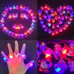 1020304050Pcs Cartoon LED Luminous Finger Rings Glow In The Dark Light Up Toys Kids Birthday Party Favours Christmas Decor 240301