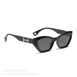Designer 1to1 H Familys New Sunglasses Polarized Light Fashion High end Cat Eye Trendy VUVH