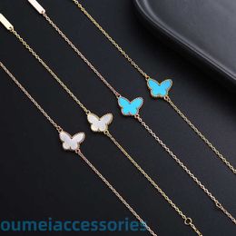 2024 Jewellery Designer Vanl Cleefl Arpelsbracelet Charm Four Leaf Grass Butterfly Bracelet Female White Beimu Ke Blue Turquoise Elegant Quality Treasure