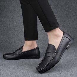 2024 Summer New Men's Super Fiber Casual Small Leather Shoes Trendy Driving Lefu Shoes Large Size Wholesale Men's Shoes T10