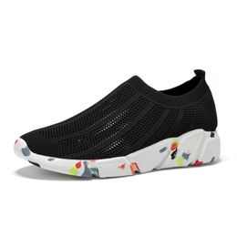 Gai 2024 Mężczyźni Buty sportowe Sneakers Black White Gai Gai Mens Womens Outdoor Sports Trainers 8945