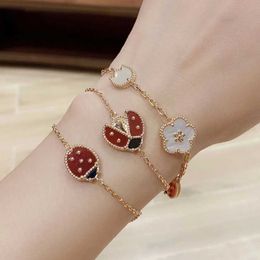 Designer Jewelry Luxury Bracelet VanCA Ladybug Star Five Flower Female Thick Light Natural White Fritillaria Red Agate Live Broadcast