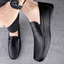 2024 Summer New Solid Color Low Top Flat Bean Shoes Men's Trendy Fashion Casual Leather Shoes in Stock Large Men's Shoes t1