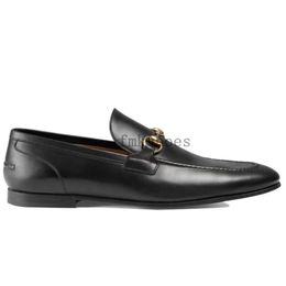 Loafers tasarımcılar erkekler giyinmiş ayakkabı jordaan princetown metal zincir katır terlik deri loafer katırlar terlikleri moda konfor kayma dairelerde gündelik ayakkabı 05