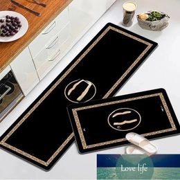 All-match Designer Carpet Bathroom Kitchen Floor Mat Classic Logo Print Entrance Door Foot Mat Bathroom Water Absorbing Home Decoration Floor Mat