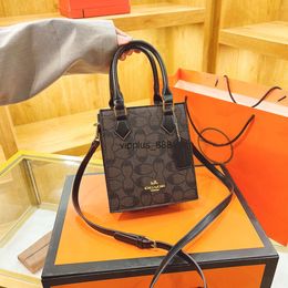 Womens Bag High-end Travel Shopping Single Shoulder Crossbody Bag Versatile Fashionable And Personalized Small Totes