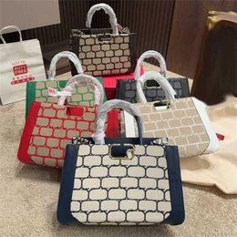 HOT High Quality Canvas Tote Bag V-letter Women Designer Bag Totes 2 Size Luxury Handbag Purses Embroidery Travel Bag Wallet 230615