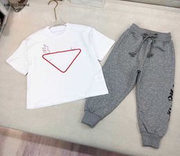 New baby tracksuits high quality Short sleeve kids designer clothes Size 100-160 CM Geometric printing kids t shirt and sweat pants 24Feb20