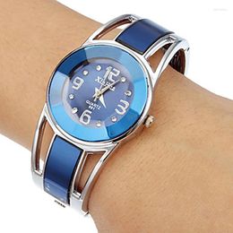 Relógios de pulso feminino relógio xinhua aço inoxidável quartzo pulseira relógios moda elegante grande relógio de pulso azul branco rosa preto relojes
