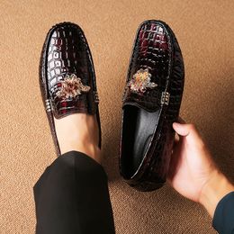 Minimalist Fashion Party Wedding Loafers for Men PU Plaid Texture Solid Colour Classic Metal Buckle Decoration Business Casual Men Shoes