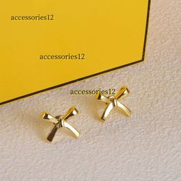 Stud Fashion Bowknot Type Earrings For Lady Women Party Wedding Lovers Gift Engagement Jewelry Bride Classic All-match Designer Earrings Jewelry Orecchini 2024