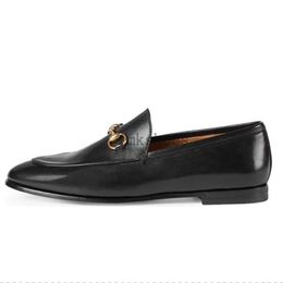 Loafers tasarımcılar erkekler giyinmiş ayakkabı jordaan princetown metal zincir katır terlik deri loafer katırlar terlikleri moda konforu flats üzerinde gündelik ayakkabı 06