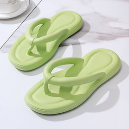 The new female summer for fashion outside wear non-slip net red beach eva solid Colour flat bottom step on shit sense foot flip flops yyds 2024