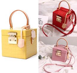 Chic Designer Bridal Hand Bags for Weddings In Stock 5 Colors Women Makeup Bag Purses Evening Genuine Leather Bags Cheap5098932