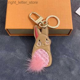 Keychains Keychains Designer Keychain Rabbit Cartoon Animal Panda Plush Cute Ladies Bag Key Letter Pattern Creative Accessory 240303