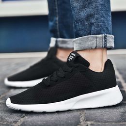 Fashion Men 2020 Running Shoes Air Mesh Breathable Adult Male Shoes Trends Comfortable Light Weight Outdoor Training Sport ShoesF6 Black white