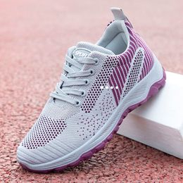 Soft sports running shoes with breathable women balck white womans 01256298549