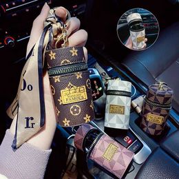 Keychains Designer Letter Rings Silk Scarf Lipstick Keychains Fashion Leather Purse Pendant Keyring Charm Gift Men Women 240303