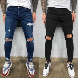 I piedi elastici forati da uomo 2020 strappano i nuovi jeans alla moda