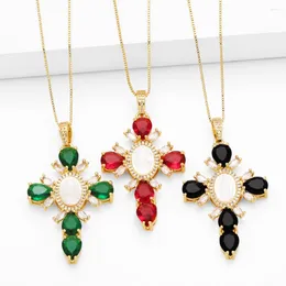 Pendant Necklaces FLOLA Copper Gold Plated Green Crystal Cross For Women Virgin Mary Necklace CZ Zirconia Jewellery Collar Cruz Nkeq12