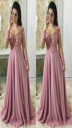 2020 Long Sleeves Dusty Pink Mother Of The Bride Dresses Jewel Neck Illusion Lace Appliques Flowers Chiffon Party Evening Wedding 8909162