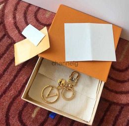 Key Rings keychain classic unisex keychains delicate gold stainless steel car keyring men women designer accessories with box 240303